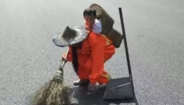 淚奔！底層水泥人曝光！領(lǐng)著800年不變的工資！